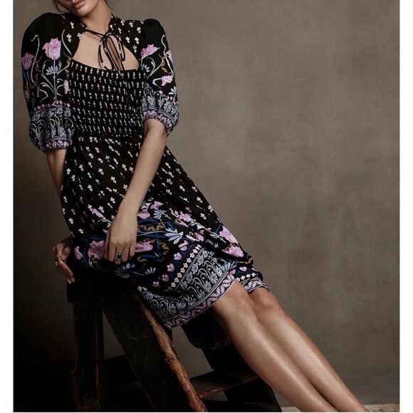 NWT Anthropologie Dasha Smocked MIDI
Dress SZ Small - Picture 4 of 5